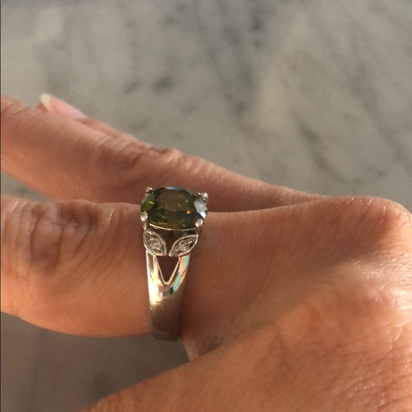 Light Green ring - Picture 2 of 8